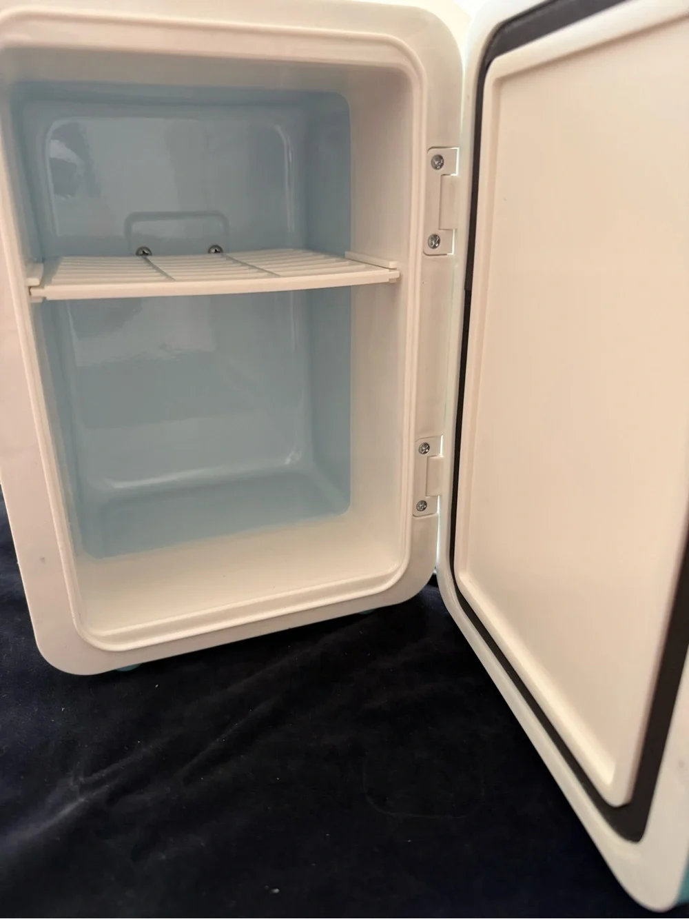 Frigidaire Mini Electric Retro-Style Cooler/Warmer - Teal